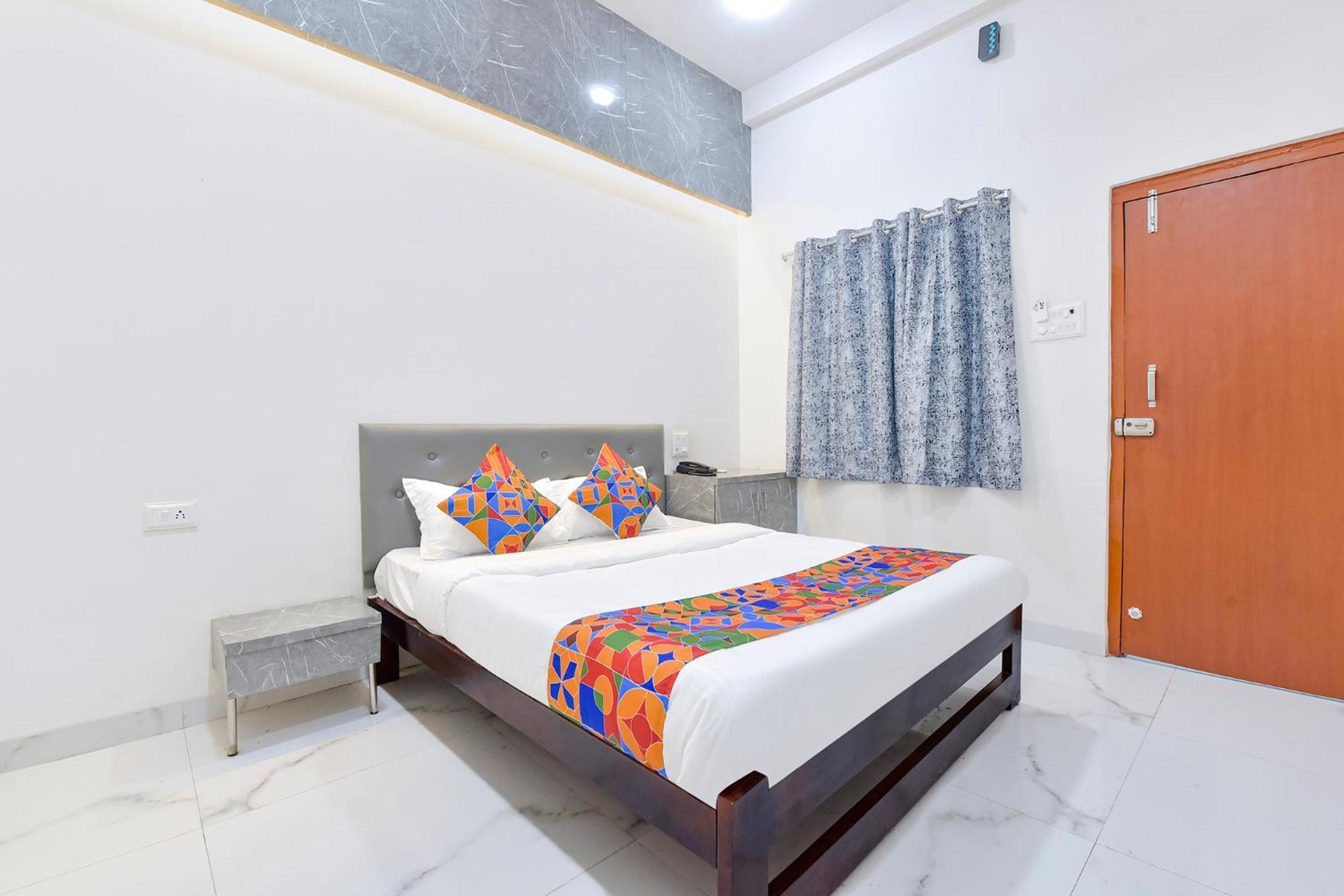 Fabhotel Grand Embassy Indore Zewnętrze zdjęcie