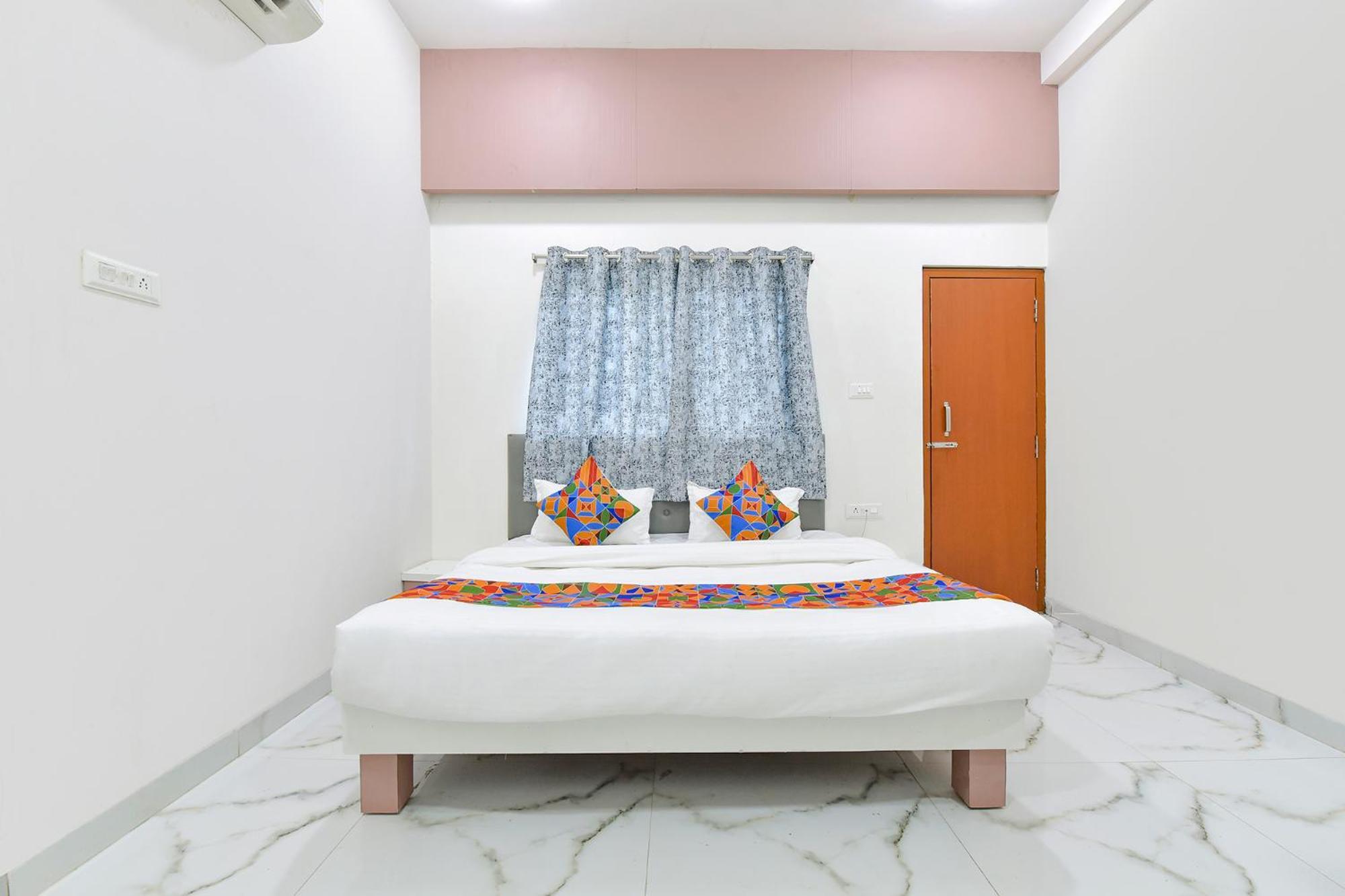 Fabhotel Grand Embassy Indore Zewnętrze zdjęcie